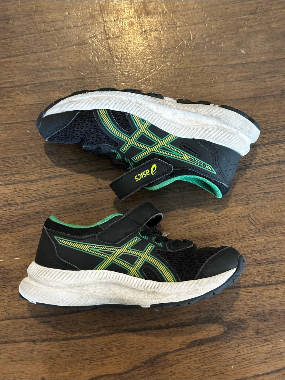 ASICS Contend 8 PS Kids Size 11 Black Green Hook & Loop Running Shoes
